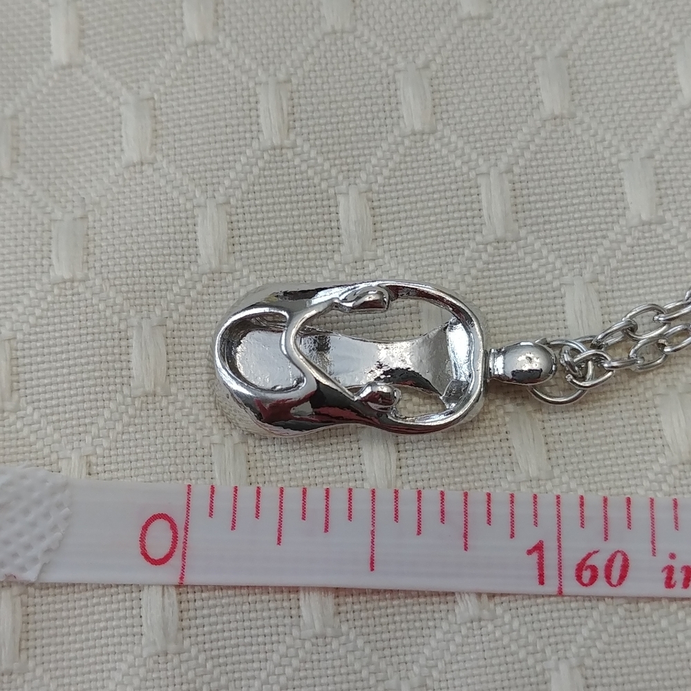 Mother and Two Children Necklace - Picture 3 of 3